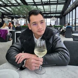 Meet your Posher, Panithan